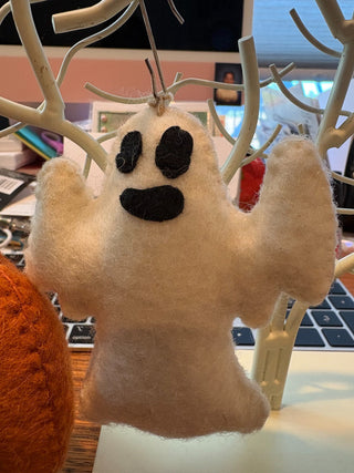 Hanging Felt Stuffed Ghost Halloween decor 4". RCD