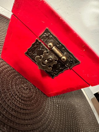 Chest Red Hinged 5.5"