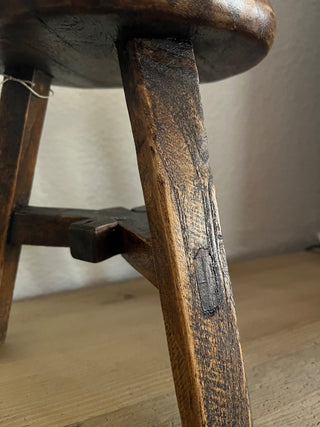 DARK WOOD STOOL/RISER 10"T X 8"W EXCELLENT CONDITION (KJS) RCD|91633