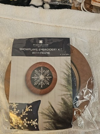 Snowflake Embroidery Kit w/Frame