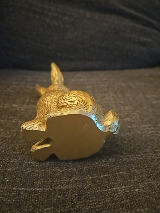 RM826-Small Resin Gold Bunny