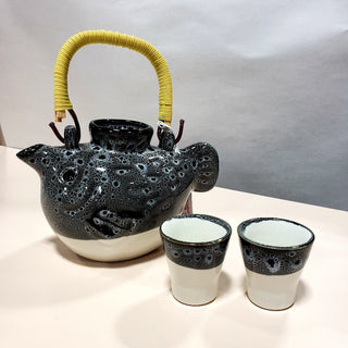 Vtg Pottery Art Fish Teapot w/ 2 cups RSV