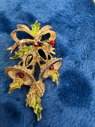 Vintage Gerry's Christmas Bells and Holly Brooch Gold Tone Pin|140286