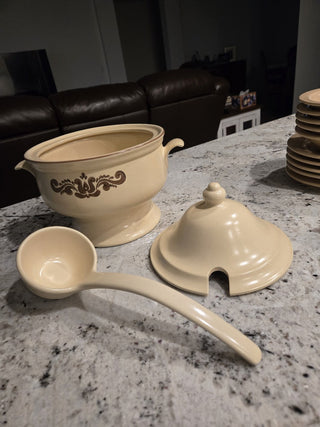 Vtg 1976 Pfaltzgraff Village Soup Tureen w/Lid and Ladle RCD
