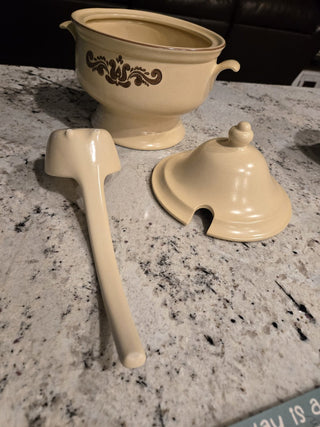 Vtg 1976 Pfaltzgraff Village Soup Tureen w/Lid and Ladle RCD