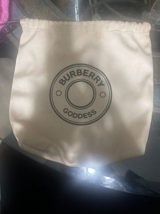 Burberry makeup bag rsv