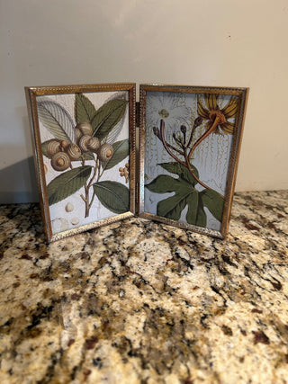 Vintage Gold Bi-Fold Frame  3.5x5”    MTS