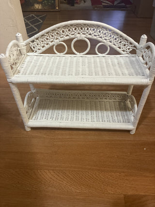 Vintage wicker two tier shelf rcd