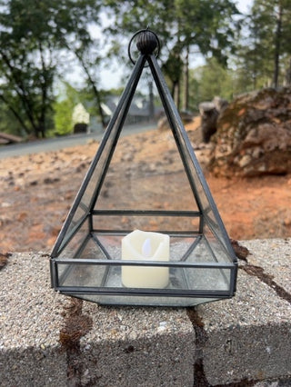 Geometric Terrarium Glass with frameless candle