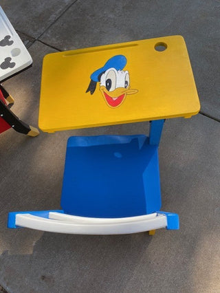 DM: Donald Duck school desk