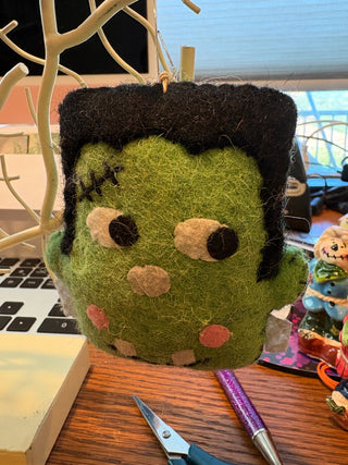 Hanging Felt Stuffed Frankenstein head Halloween decor 4". RCD|109373