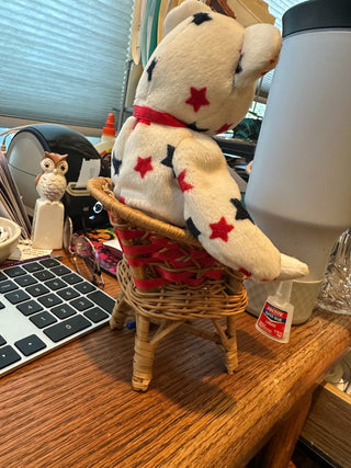Vtg. TY  (1998) "Glory" Beanie Baby in wicker chair