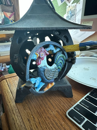 Vtg. Cast Iron Pagoda garden lantern - (1970's) spring loaded door 9" RCD|100234