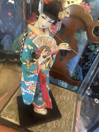 Japanese 17.5 Tall Geisha Doll with Fan & Parisol with Glass Case #62 VV MTS|102221