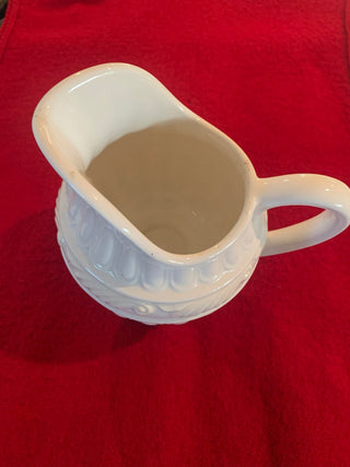 Lg white gravy dish MTS