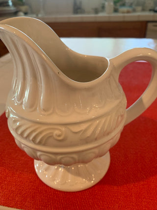 Lg white gravy dish MTS