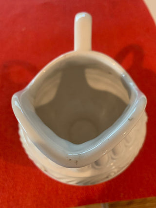 Lg white gravy dish MTS