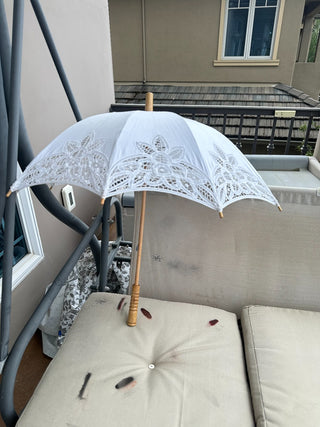 Lace Parasol w/wooden handle, 16" long RCD|70597