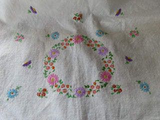 Handmade embordered table runner MTS|104553
