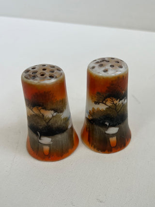 Vintage ceramic orange swan s&p shakers RSV
