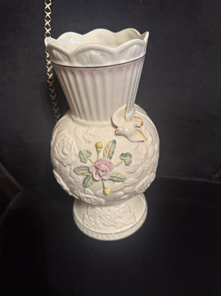 Bellek "Songbird" Irish Porcelain Vase 2007 Marie McGrellis #62 VV MTS