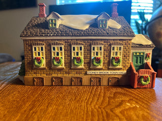 MJ94-Dept 56 (1992) Stoney Brook Town Hall  MTS