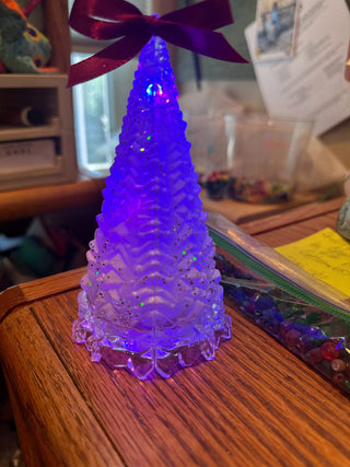 Hanging/table top light-up xmas Tree, acrylic, battery operated 6" RCD|95915