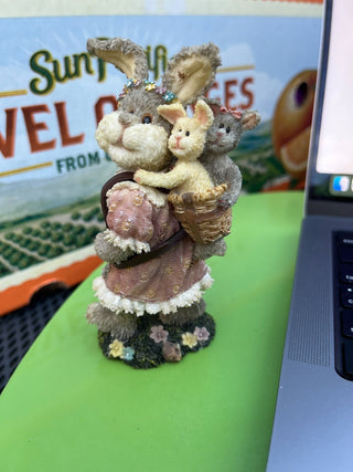 Boyd Bears Style #36712 Nap Sack Figurine RSV