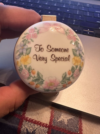 Vintage Falcon Bone China "To Someone Very Special " Hinged Trinket Box England #62 VV MTS|133283