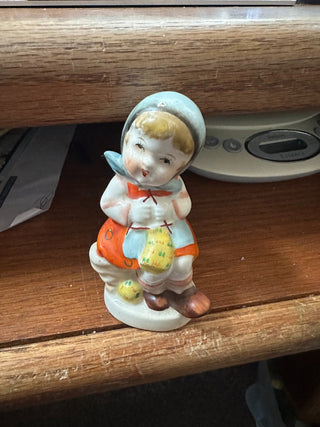 Vtg. (1945-1952) Hummel Inspired Porcelain Girl, knitting, made in Japan 4"