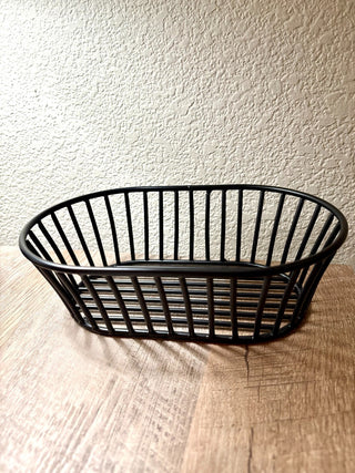 BLACK OVAL IRON WIRE BASKET. RSV.|127737