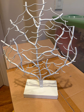 Wrought Iron Jewelry/decor hanger, off white RCD. 13"x10" RCD|109374