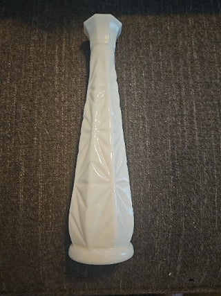 RM826-Milk Glass Vase