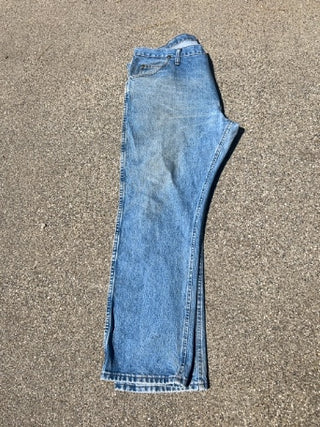 AS IS 47MWZSW Wrangler 38 x 30 Men's Premium Performance Cowboy Cut Jeans Stone Wash