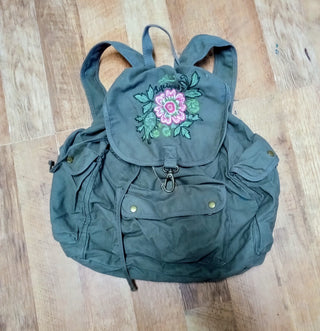 MW Green Embroidered Backpack|80919