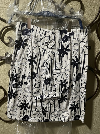 Women's Navy & White Floral Skirt Size 6 RCD|119348