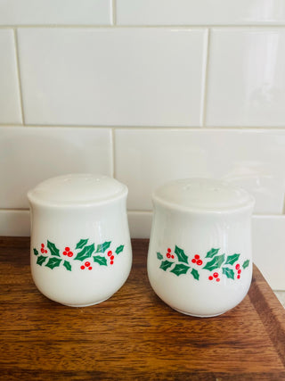 Corelle by Corning Winter Holly S&P Set of 2 (RSV)|94844