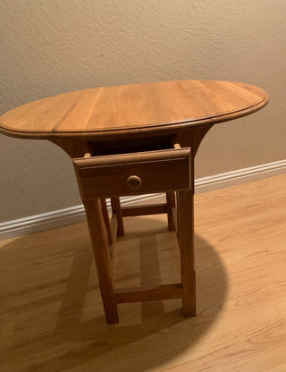 Oak drop leaf side table w 2 drawers MTS