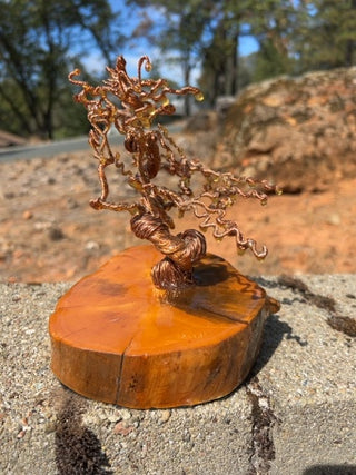 KW freestanding copper wire tree 7 1/2”