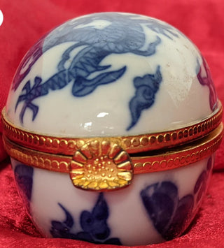 Nieman Marcus Porcelain Blue & White Oriental Dragon Egg Hinged Trinket Box #62 VV MTS|90218
