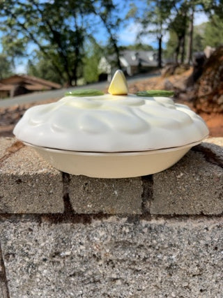 Vintage 1990’s ceramic lemon meringue pie keeper