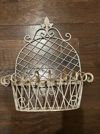 Decorative Metal Wall Basket    MTS