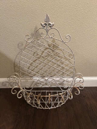 Decorative Metal Wall Basket    MTS