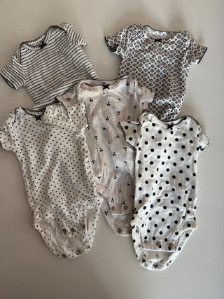 0M - Set of 5 Newborn Onesies - Black and White RSV|77223