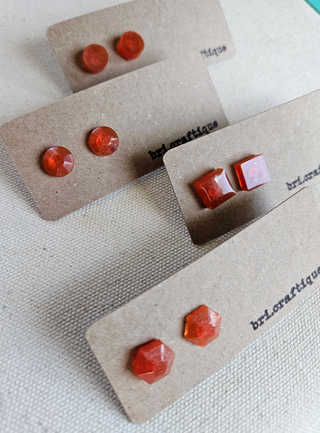 bri.craftique - Pink Resin Stud Earrings|130134
