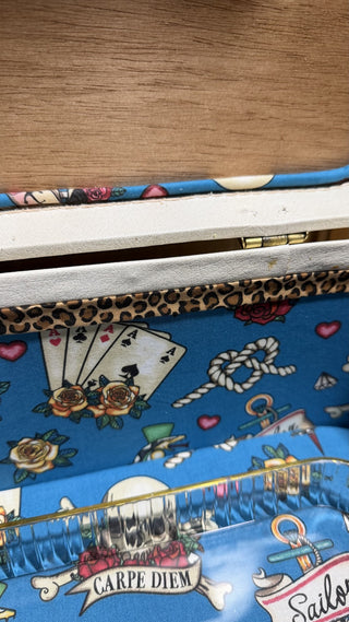 White Starfrost Vintage Suitcase Bar RCD|122888