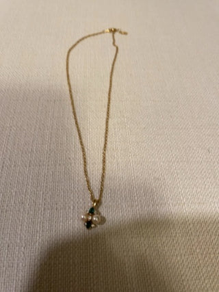 Vintage goldtone faux pearl / rhinestone