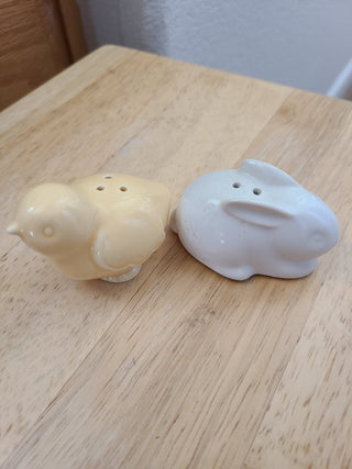 Hallmark Bunny & Chick Salt and Pepper Shaker Set RCD|86517
