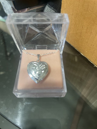 Silver heart necklace rsv