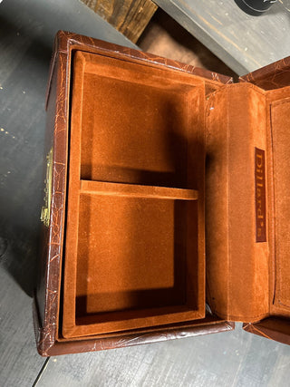 Brown Train Case. #SM.
